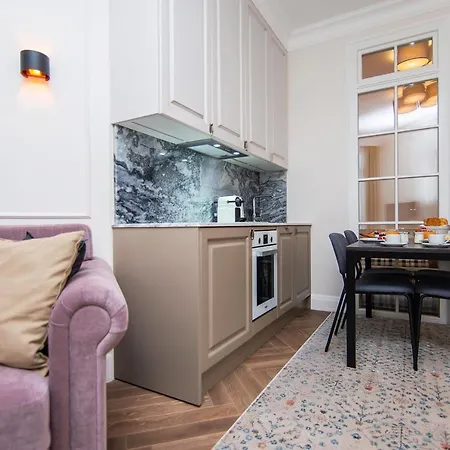 Top Floor Negresco Apartment